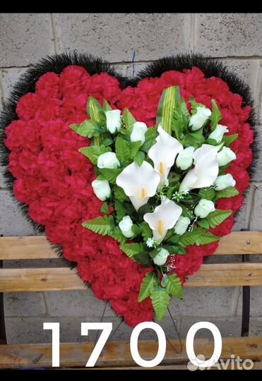 Венок на кладбище с доставкой