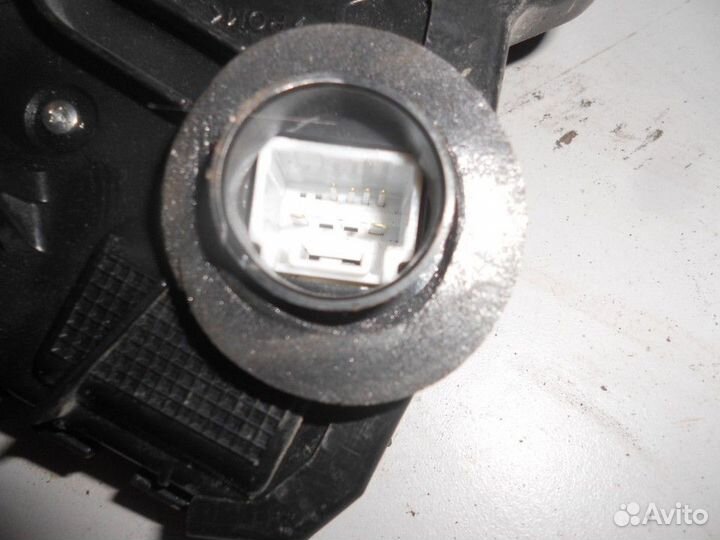 Замок двери задний правый