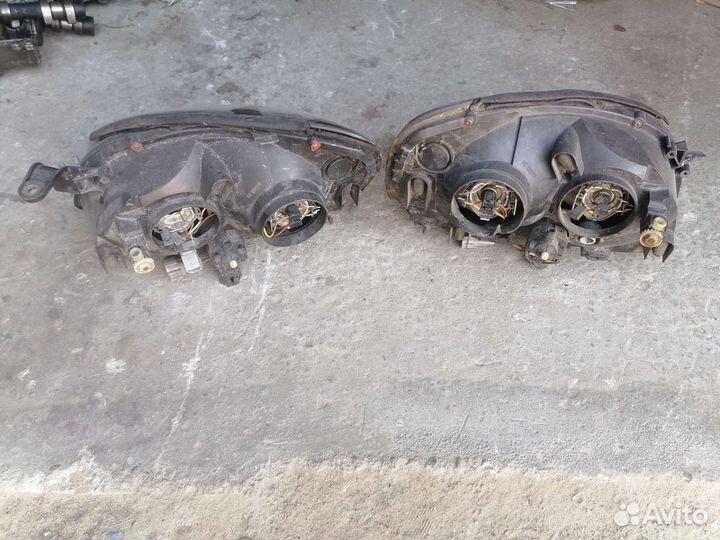 Фара Ниссан Альмера Тино