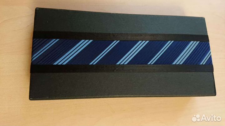 Галстуки, запонки, платок и зажим