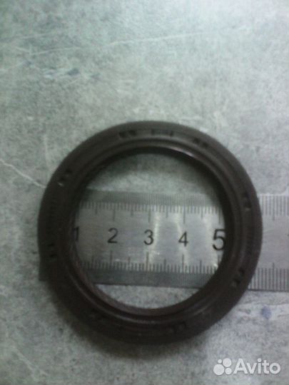 Сальник коленвала