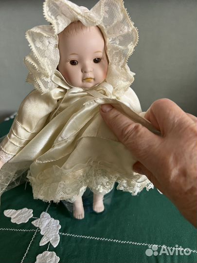 Коллекционная кукла фарфоровая