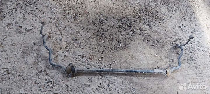 Стабилизатор задний на Volkswagen Touareg