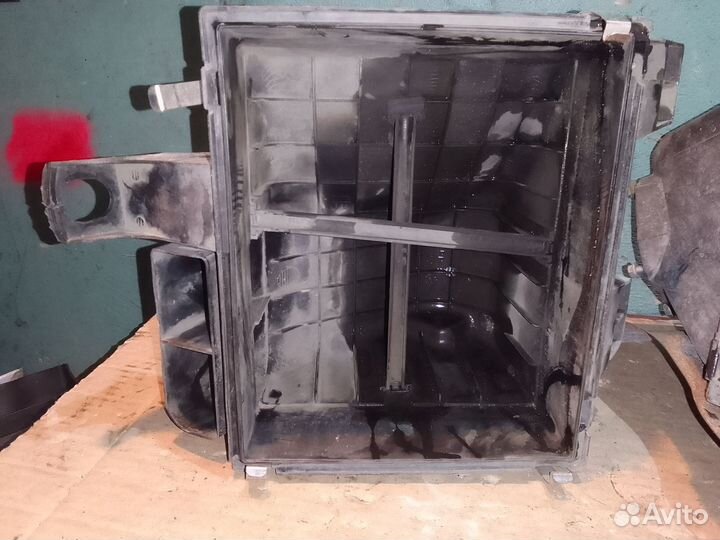 Корпус воздушного фильтра Audi A4 B5 1.8 ADR