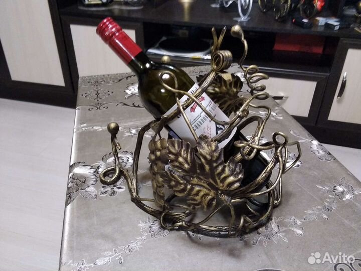 Подставка для бутылки с вином