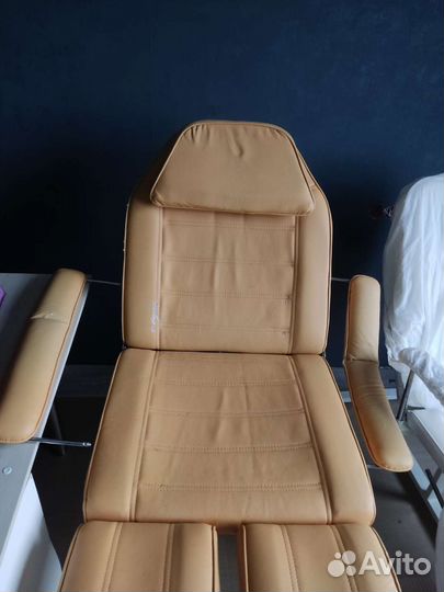 Педикюрный, косметологический, для тату стул