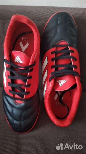 Футбольные бутсы adidas