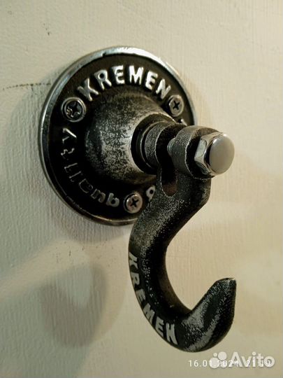 Крючок настенный