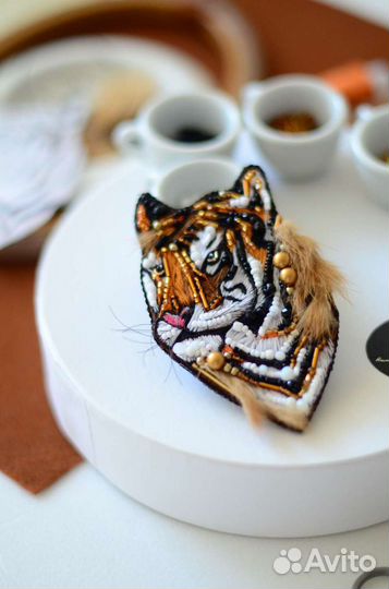Брошь тигр
