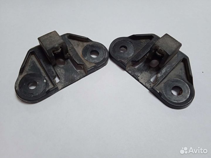 Фиксатор Направляющая багажника Ford Explorer 2