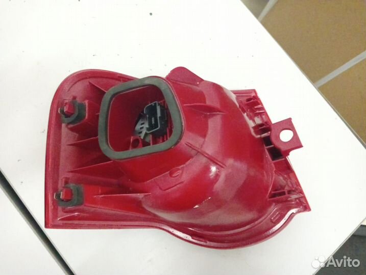 Фонарь правый VW Passat B6 2005-2010 4411988RAE