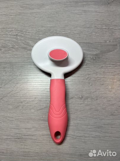 Расческа для вычесывания шерсти кошек и собак