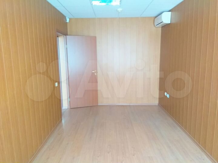 Офисные помещения, 700 м²