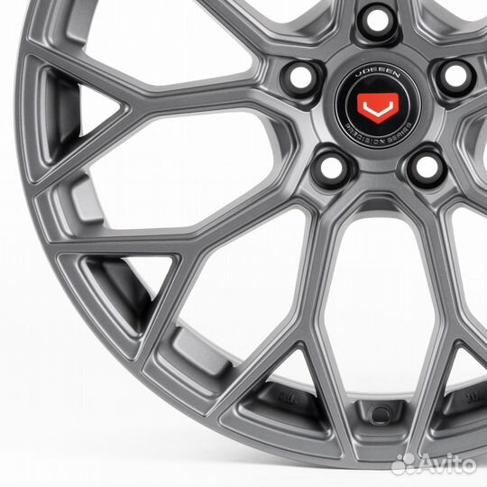 Литые диски Vossen R18x8J ET42 5X114.3 73,1