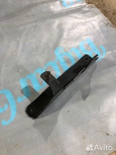 Кронштейн крыла левый Daf Xf 105 MX300 paccar 2011