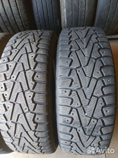 Pirelli Ice Zero 215/65 R16