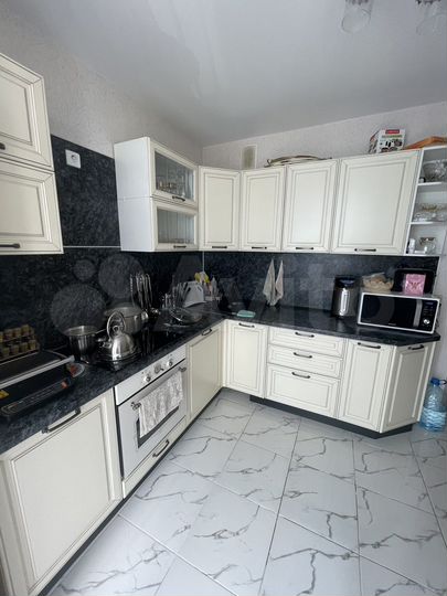 2-к. квартира, 60 м², 6/17 эт.