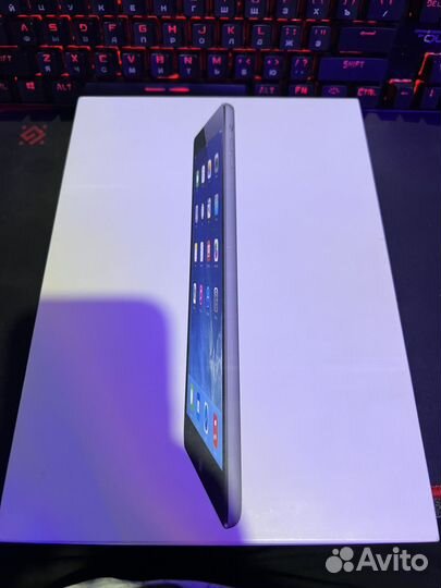 iPad Air 16 гб WiFi+LTE серый космос рст