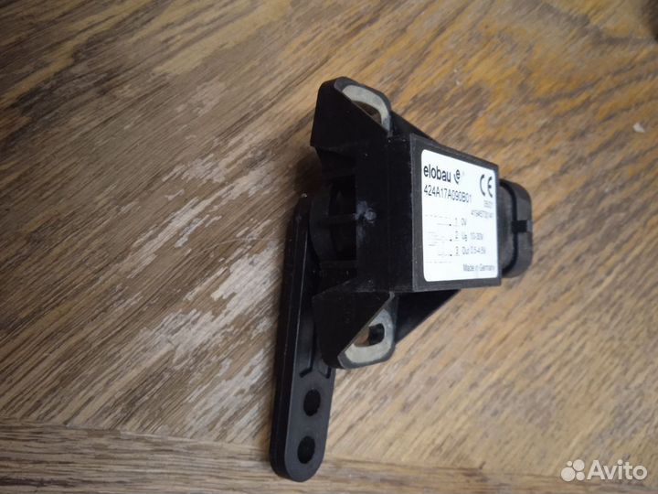 Датчик elobau 424A17A090B01