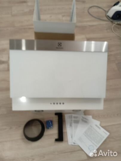 Вытяжка electrolux 516W