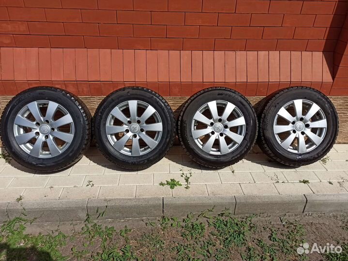 Комплект зимних колес r15 на Тойота corolla