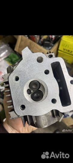 Головка и цилиндр с поршнем для альфы и дельты