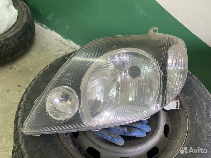 Фара Королла 120