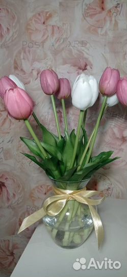 Тюльпаны в вазе с имитацией воды