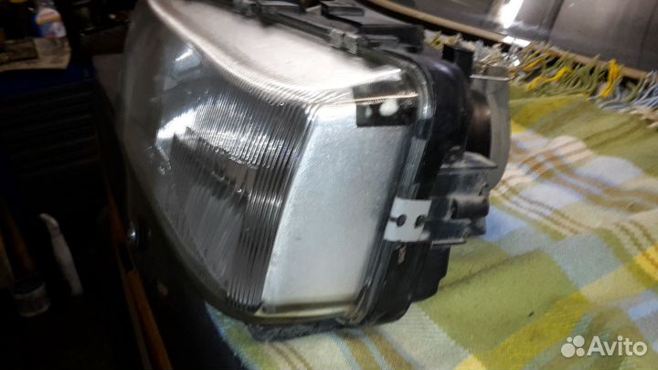 Левая фара ауди 200