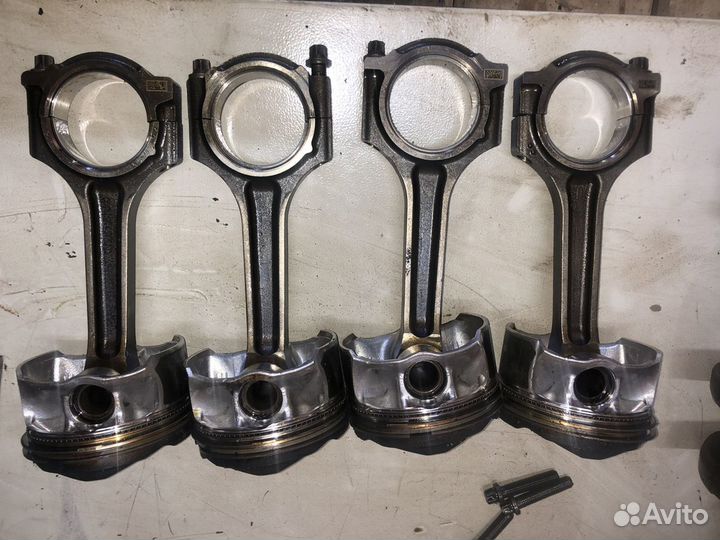 Поршень, шатун