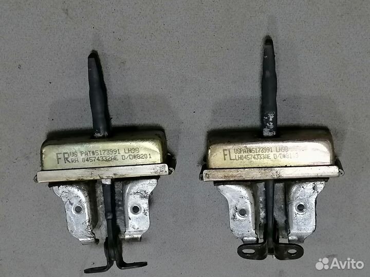 Ограничитель двери Chrysler Concorde 1998-2004