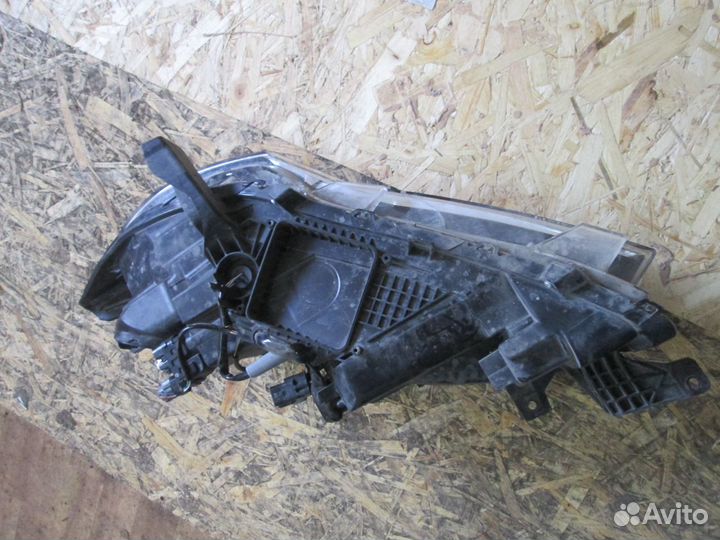 Фара правая Паджеро спорт Pajero sport 3 8301c794