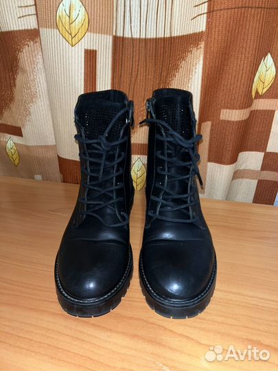 Ботинки демисезонные женские 38 размер