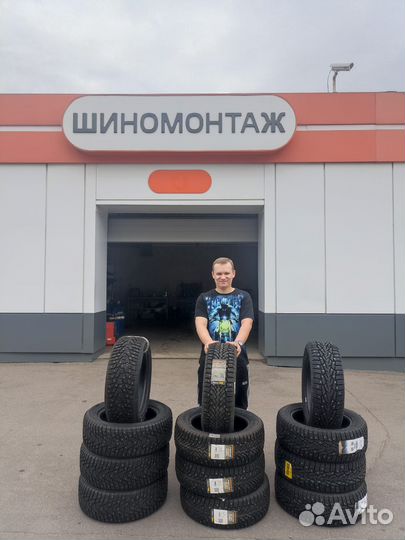 Pirelli Scorpion Ice Zero 2 215/60 R17