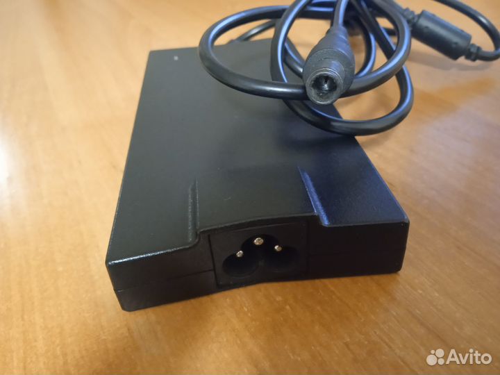 Адаптер для монитора и ноутбука