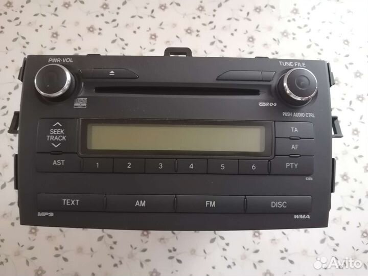 Автомобильный магнитофон