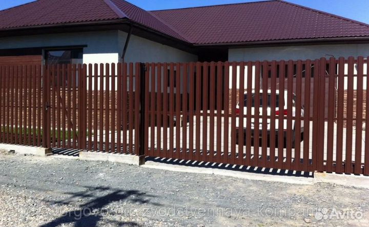 Забор из евроштакетника быстро работа по договору