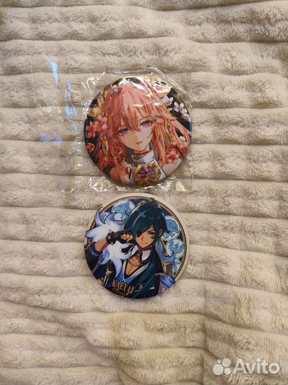 Значок Genshin Impact Кэйа и Яэ Мико