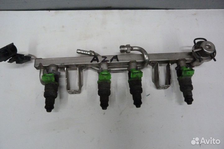 Топливная рампа Volkswagen Passat B5 Golf AZM