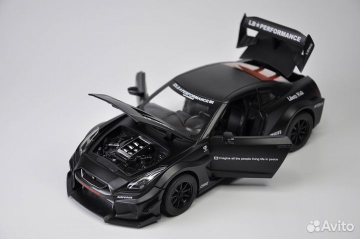 Модель автомобиля Nissan GT-R R35 LB Walk металл