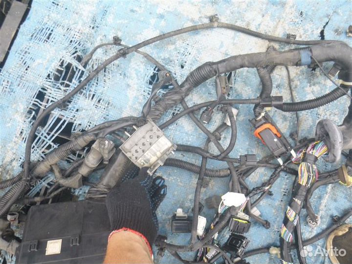 Коса под капот Mitsubishi Rvr GA3W 4B10 2010