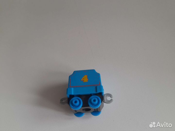 Игрушка Паровозик Томас в хорошем состояни