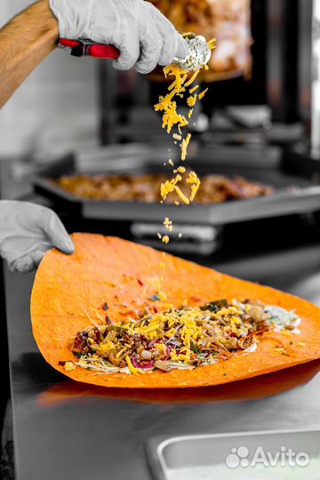 Повар шаурмист