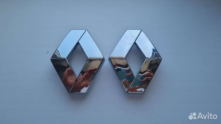 Эмблема Renault Logan 1 рестайлинг