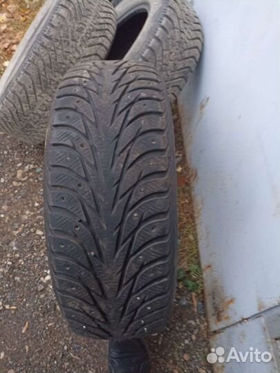 Yokohama Ice Guard Studless IG50 215/60 R16 99T