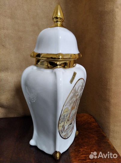 Ваза с крышкой фарфор