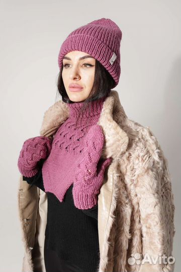 Шапка, манишка, рукавицывязаные