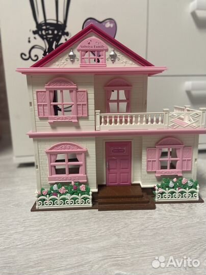 Домик кукольный