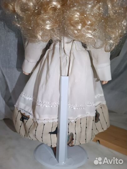 Кукла фарфоровая коллекционная