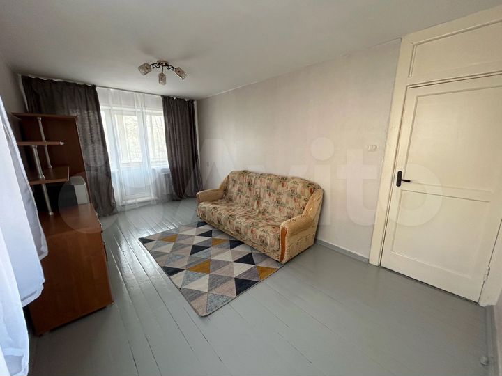 2-к. квартира, 46 м², 3/5 эт.